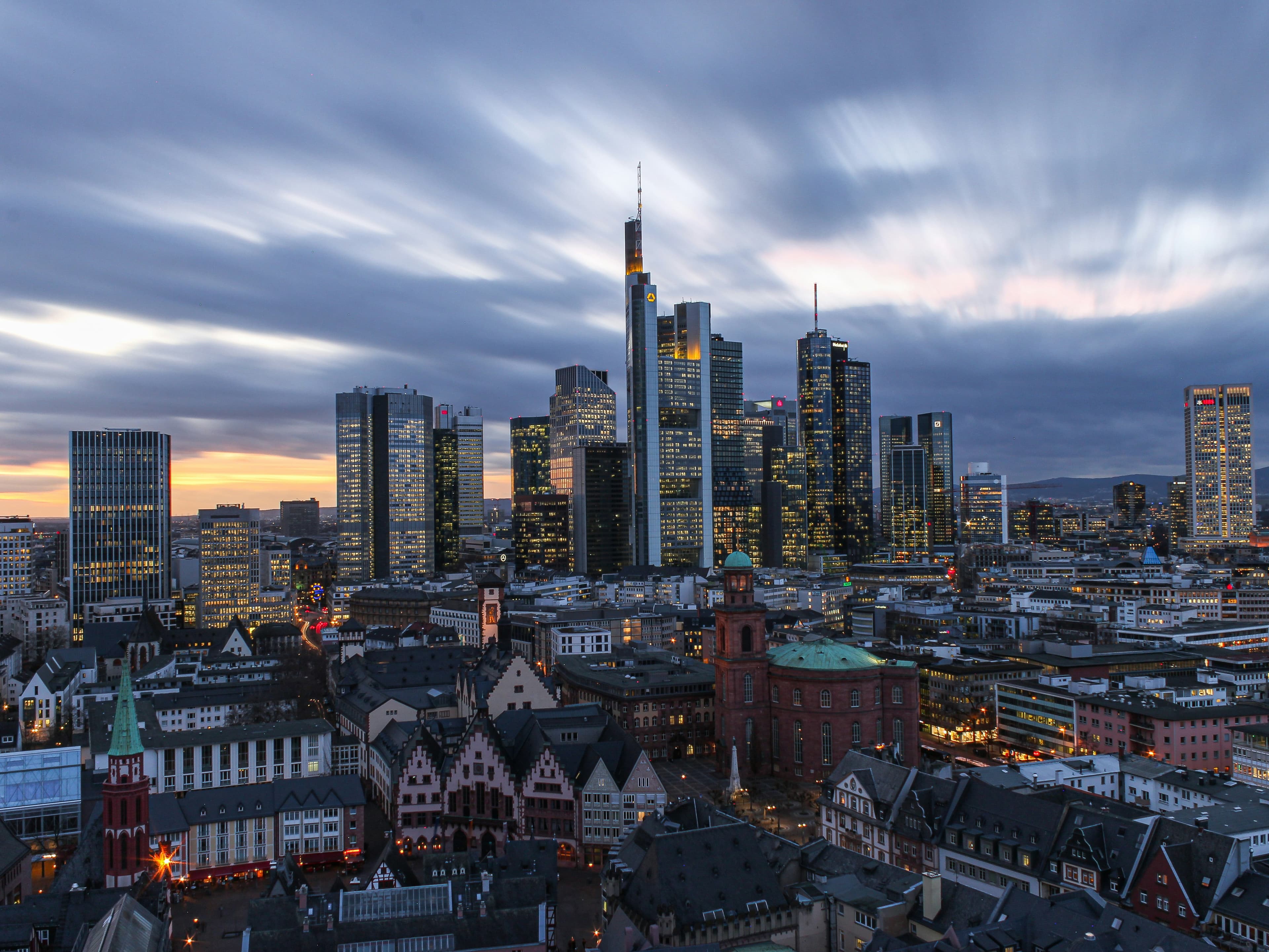 Wohnungssuche in Frankfurt am Main entlang von Pendelachsen
